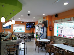 CAFETERÍA EL LAGO - Suso Rochi