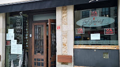 Cafeteria-Vinoteca Tres Sentidos