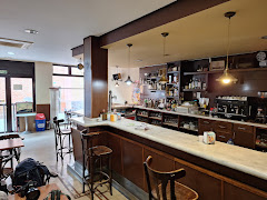 El Puente Restaurante