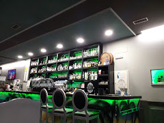 Moon 93 "Café & Cocktail Bar"