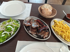 Restaurante- pulperia" Carballeira do Chousiño"