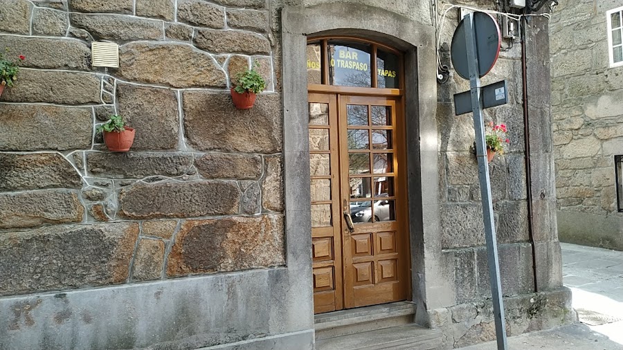 Bar O Traspaso. Viños, tapas.