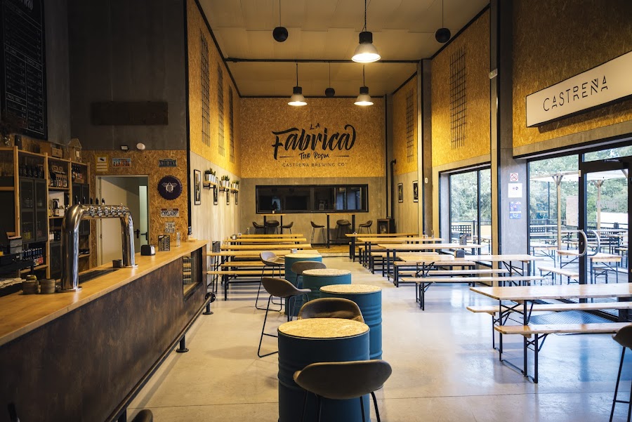 CERVEZA E HIDROMIEL CASTREÑA TAP ROOM