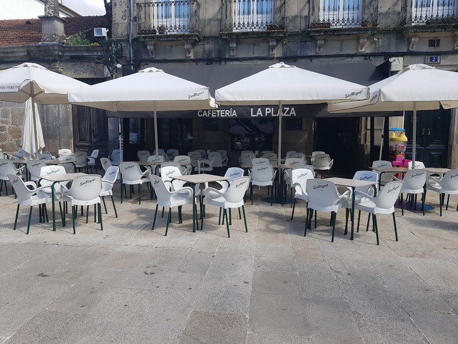 LA PLAZA