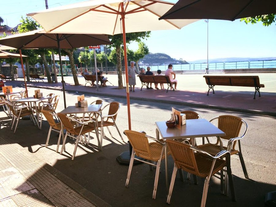 O Farol Bar • Bueu